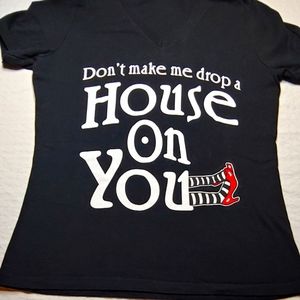 Don't Make Me Drop A House On You from the Wizard of Oz Tee Shirt Medium